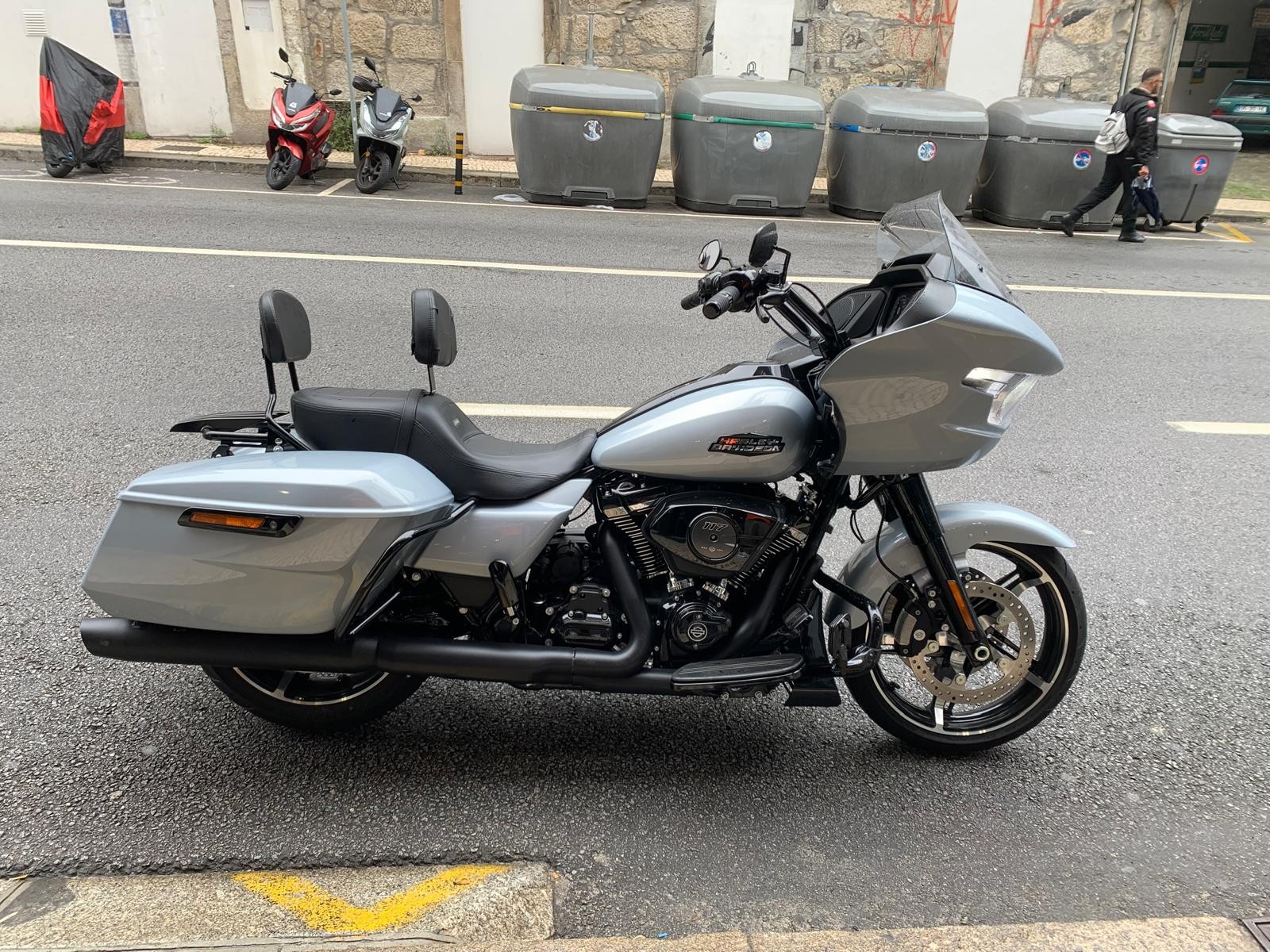 ROAD GLIDE | Ano: 2024 | kms: 2.310 | Preço: 34.900€